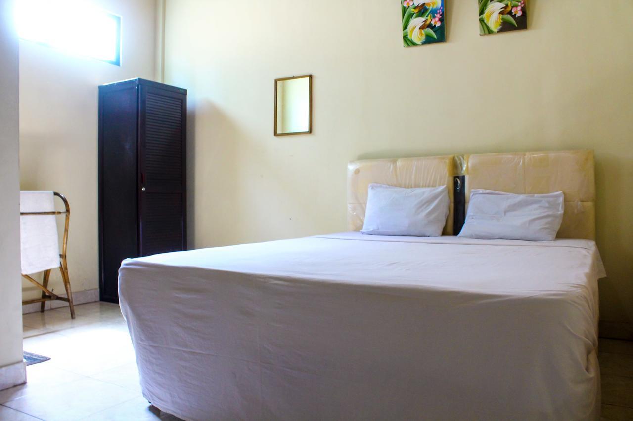 Lolo Beach Inn Legian Exterior foto