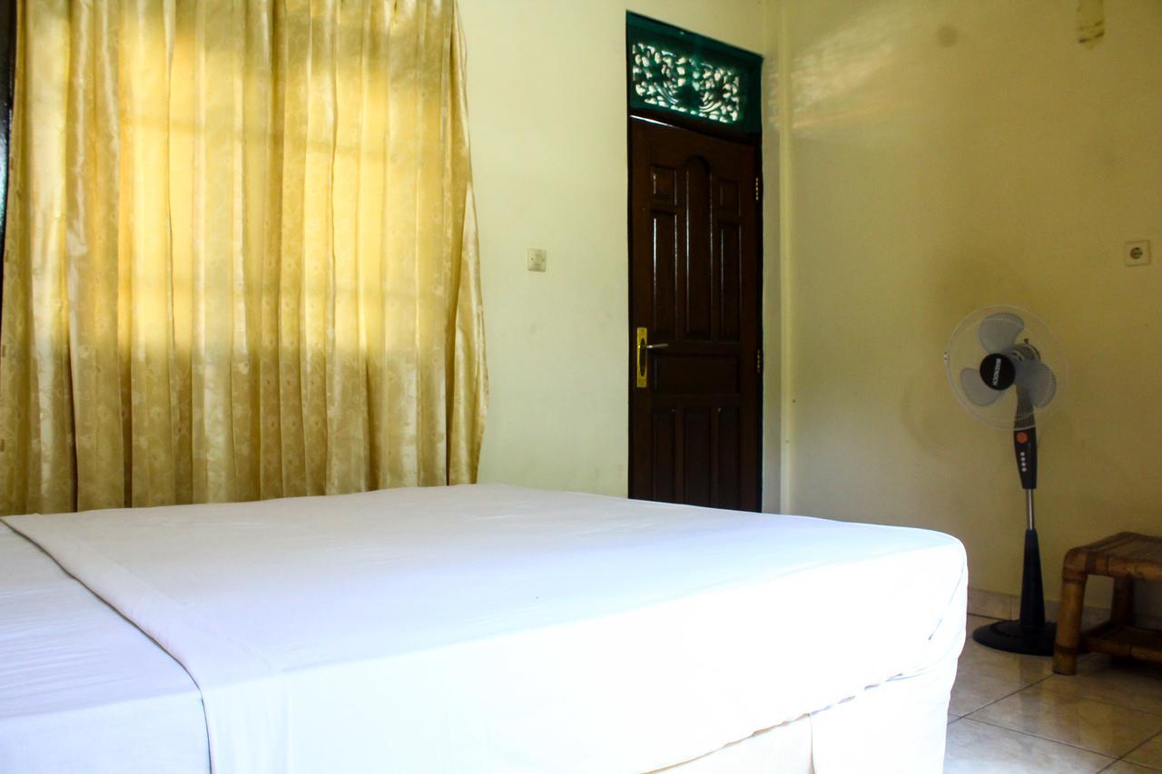 Lolo Beach Inn Legian Exterior foto
