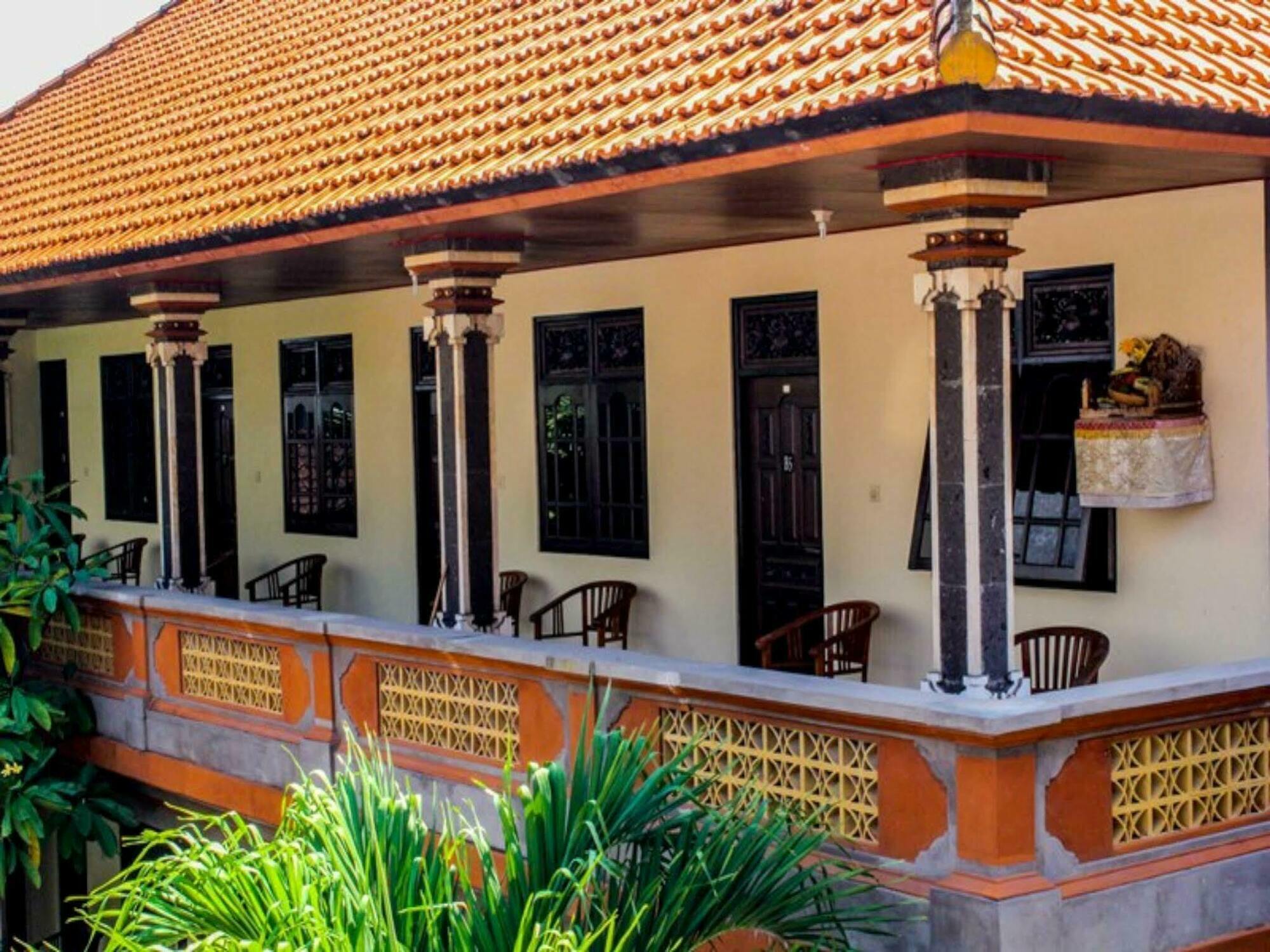 Lolo Beach Inn Legian Exterior foto