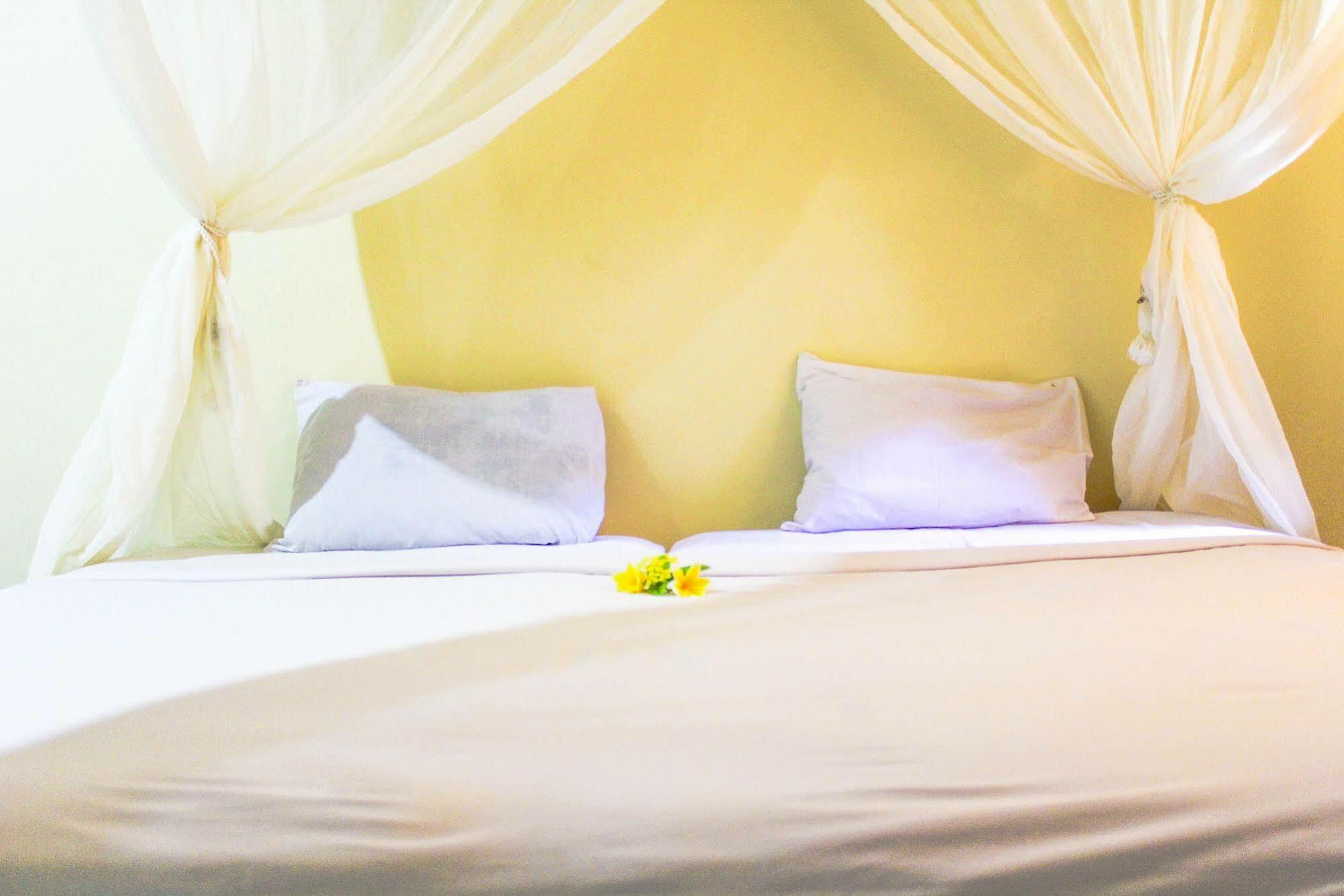 Lolo Beach Inn Legian Exterior foto