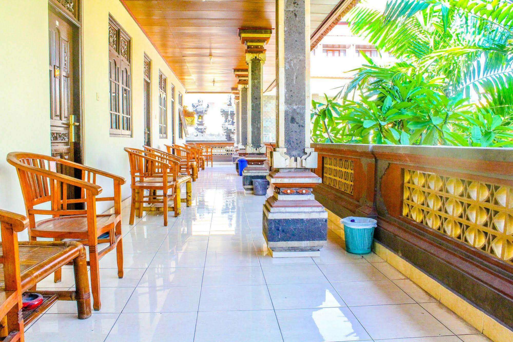 Lolo Beach Inn Legian Exterior foto